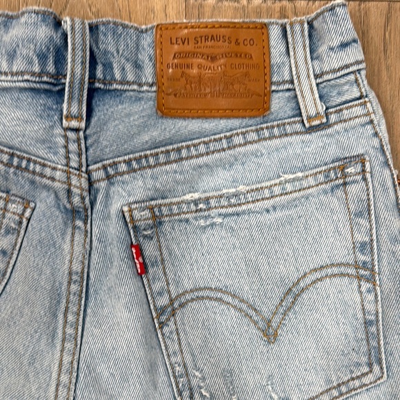 Levi's Blue Jean Shorts Distressed High-Waisted Size 24 - Picture 6 of 6